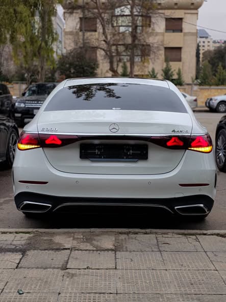 مرسيدس E300 2024 - صورة 2