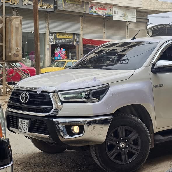 تويوتا هايلوكس 2025 - صورة 4