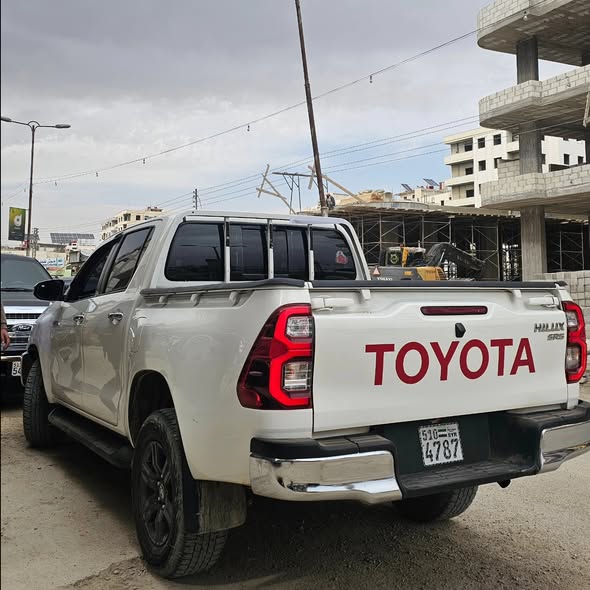 تويوتا هايلوكس 2025 - صورة 5