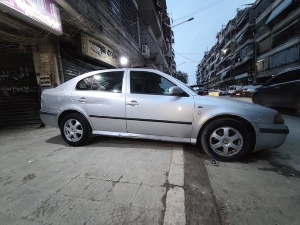 سكودا أوكتافيا 2003 - صورة 3