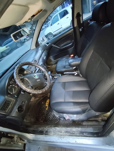 سكودا أوكتافيا 2003 - صورة 4