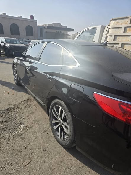 هيونداي أزيرا 2011