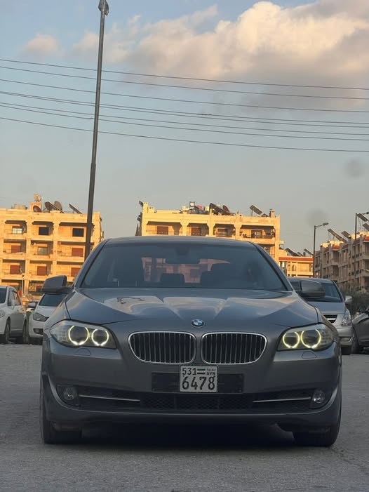 بي إم دبليو 520 2013