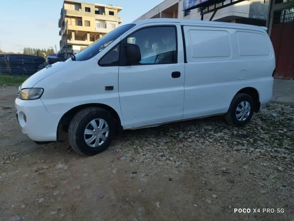 هيونداي ستاركس 2001 - صورة 3