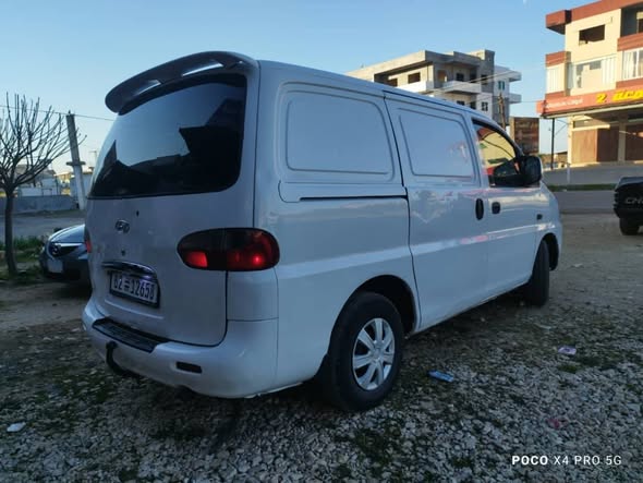 هيونداي ستاركس 2001 - صورة 4