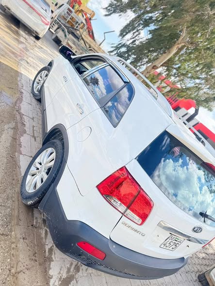 كيا سورنتو 2010 - صورة 2