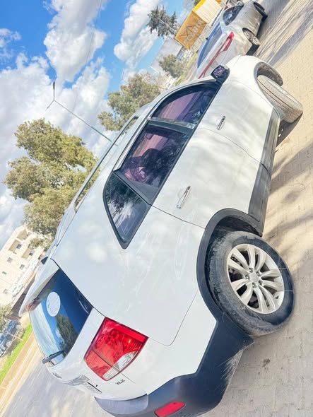 كيا سورنتو 2010 - صورة 3