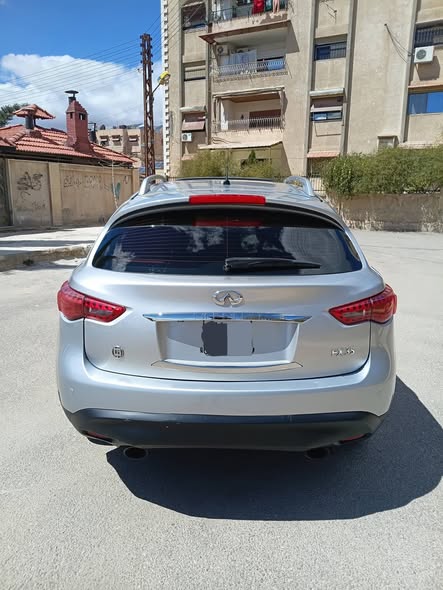 انفنتي FX35 2012 - صورة 1