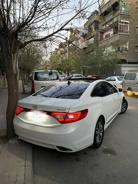 هونداي أزيرا 2011 - صورة 2