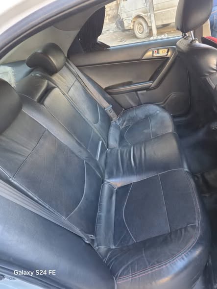 كيا فورتي 2011 - صورة 4