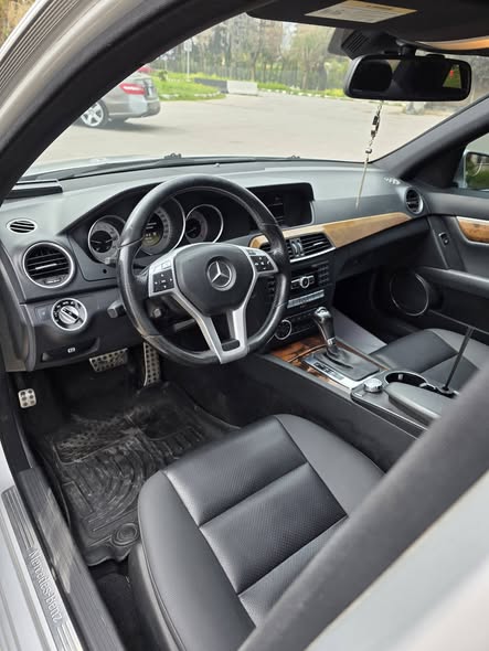 مرسيدس C250 2012 - صورة 3