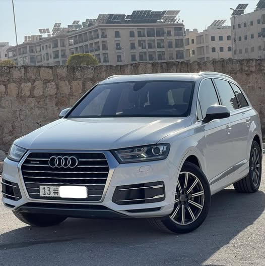 أودي كيو 7 2016