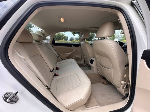 فولكس فاجن باسات 2015