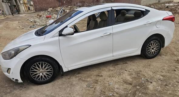 هيونداي الينترا 2012