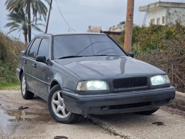 فولفو ٤٦٠ 1993 - صورة 2