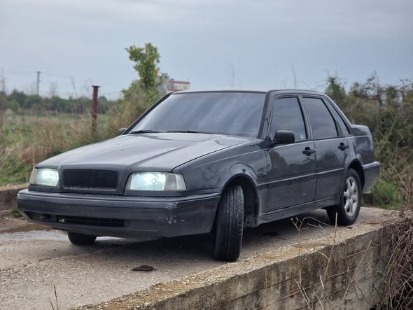 فولفو ٤٦٠ 1993 - صورة 4