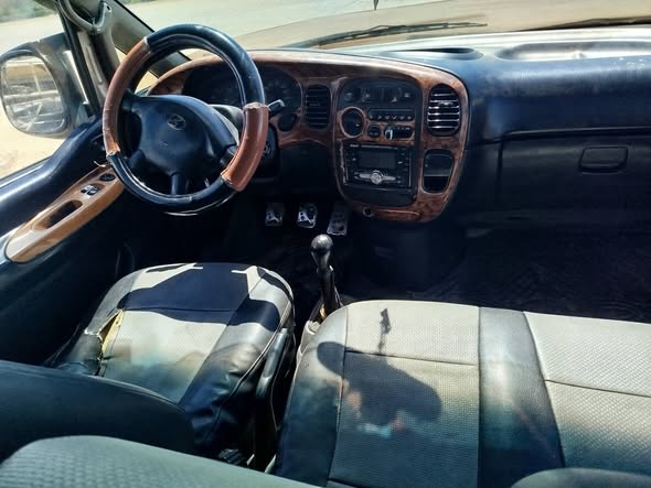 هيونداي ستاريكس 2002