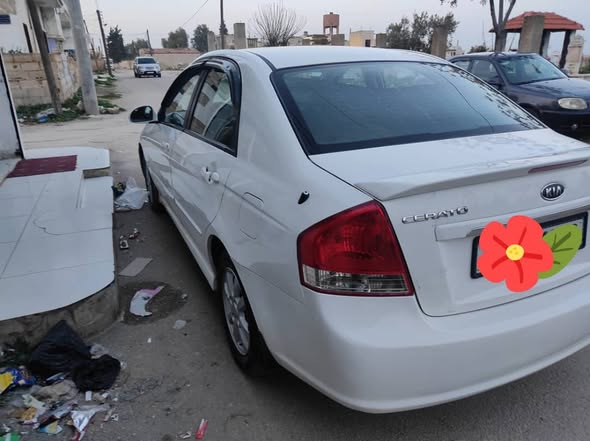 كيا سيراتو 2009 - صورة 2