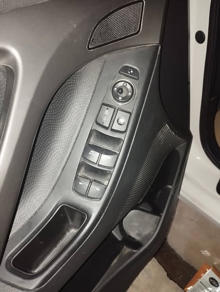 هيونداي الينترا 2012 - صورة 3