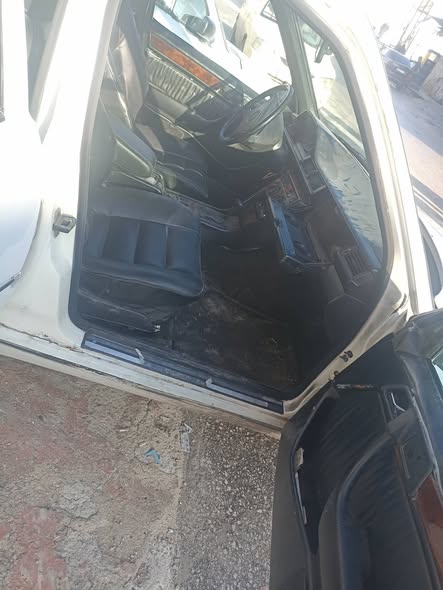 مرسيدس 300 1992 - صورة 5