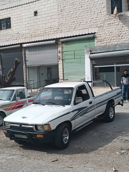 تويوتا هايلوكس 1992 - صورة 3