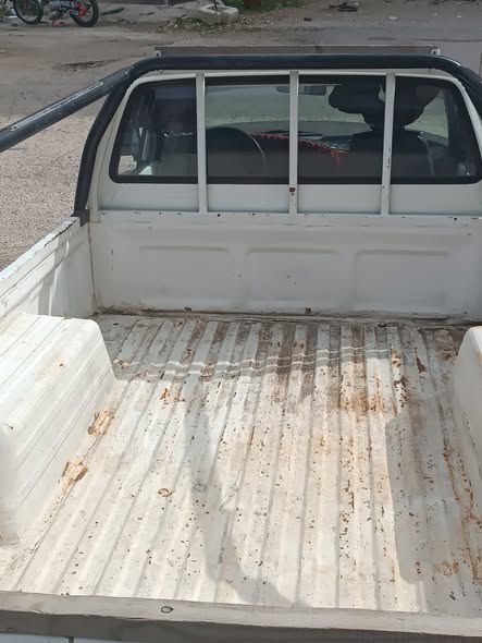 تويوتا هايلوكس 1992 - صورة 5