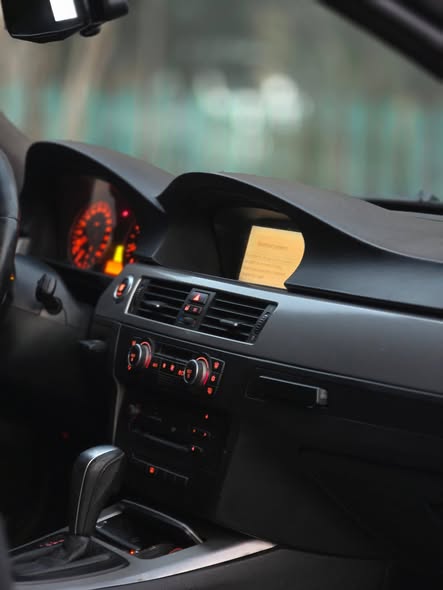 بي إم دبليو 330 2007 - صورة 2