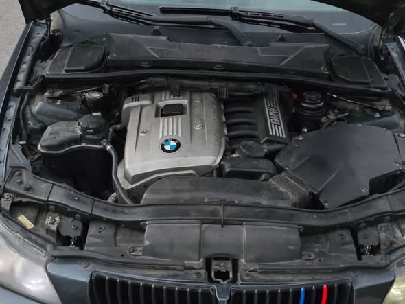 بي إم دبليو 330 2007 - صورة 4