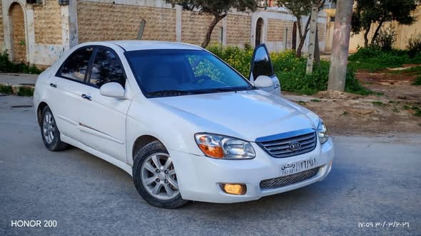 كيا سيراتو 2008 - صورة 3