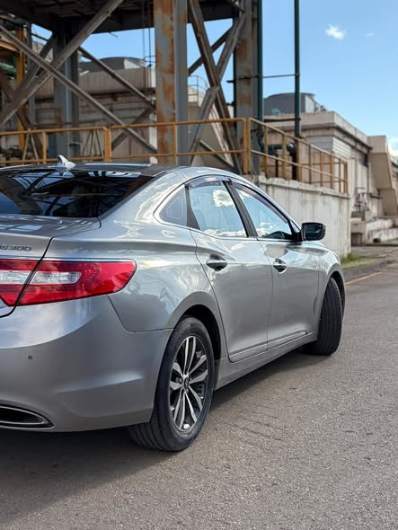 هيونداي ازيرا 2011 - صورة 4