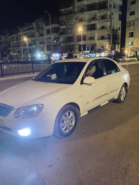 كيا سيراتو 2008 - صورة 1