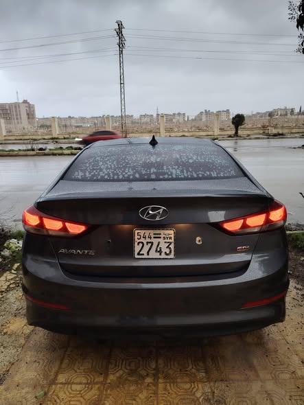 هيونداي افانتي 2017 - صورة 2