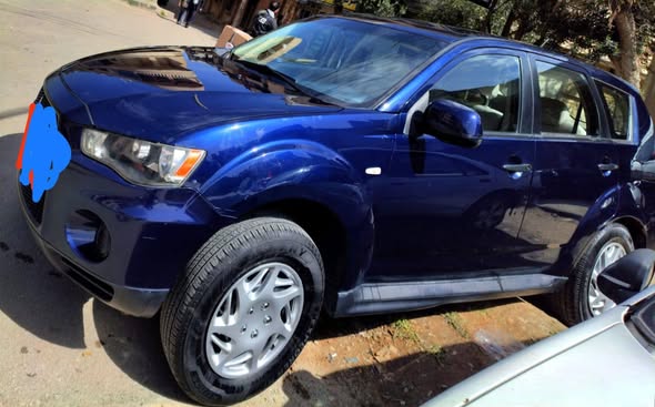 مستوبيشي اوتلندر 2011