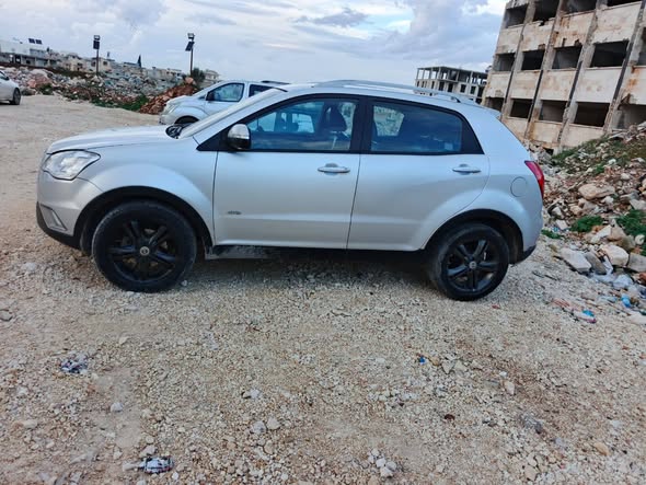 سانغ يونغ كوراندو 2011