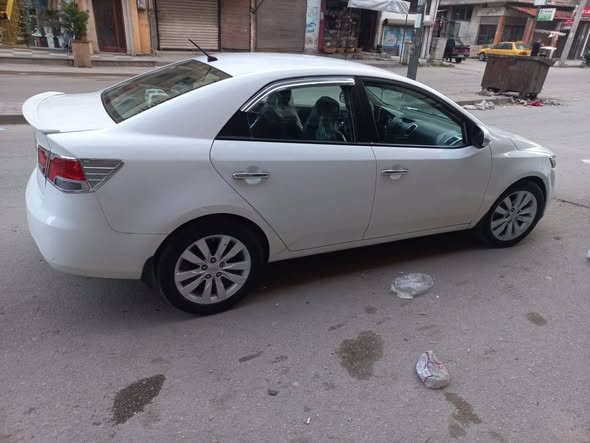 كيا سيراتو 2010 - صورة 2