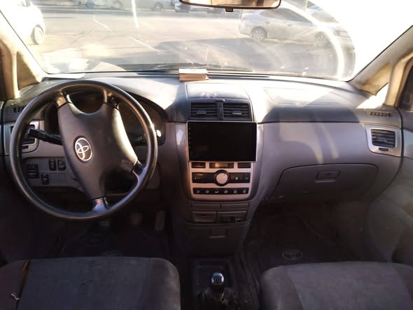 تويوتا إيبسوم 2004 - صورة 2