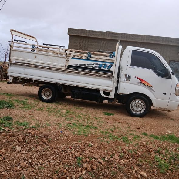 كيا 2700 2008 - صورة 2