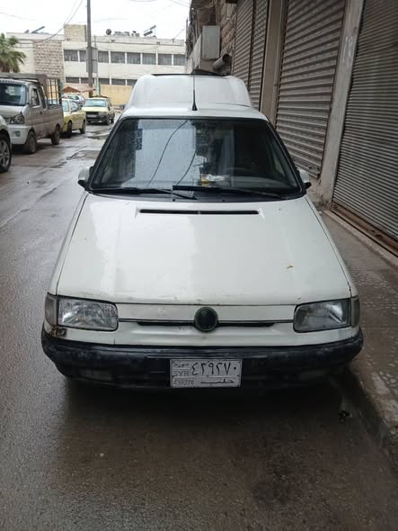 سكودا Pickup 1998 - صورة 1