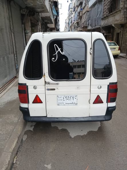 سكودا Pickup 1998 - صورة 3