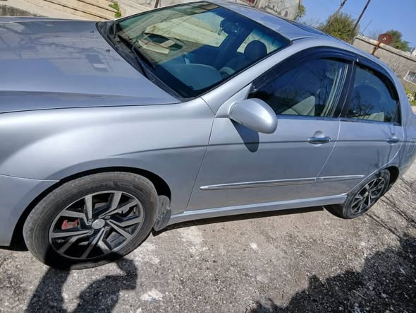 كيا سيراتو 2007 - صورة 4