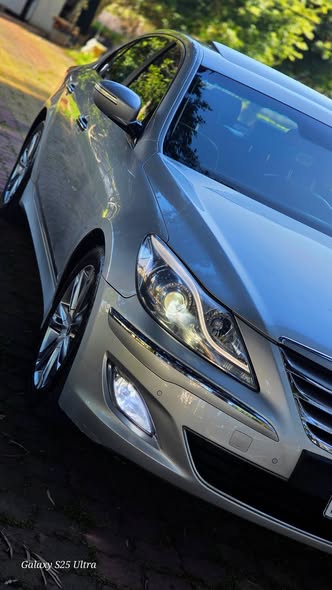 هيونداي جينسس 2012 - صورة 2