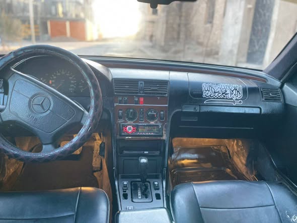 مرسيدس c220 2001 - صورة 3