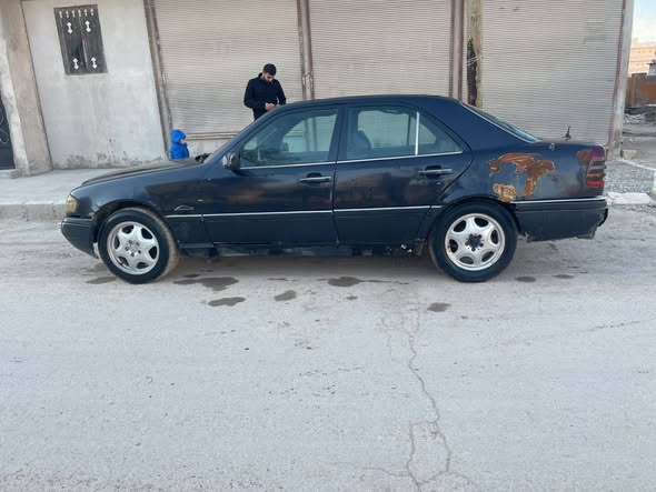 مرسيدس c220 2001 - صورة 4
