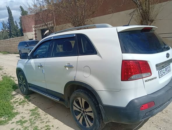 كيا سورينتو 2010 - صورة 2