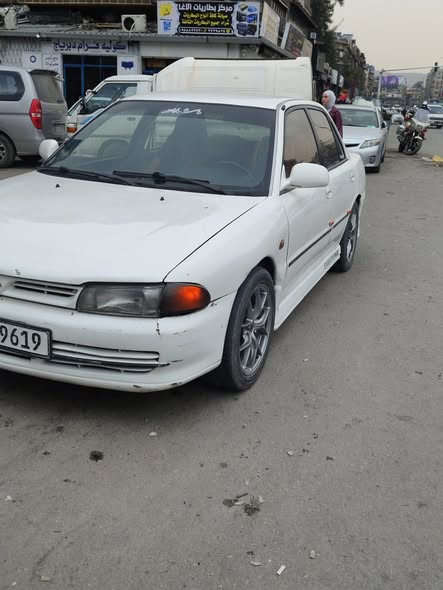 ميتسوبيشي لانسر 1993 - صورة 1