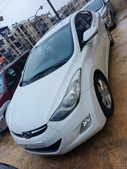 هيونداي الينترا 2011