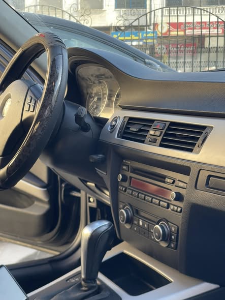 بي إم دبليو 320 2011