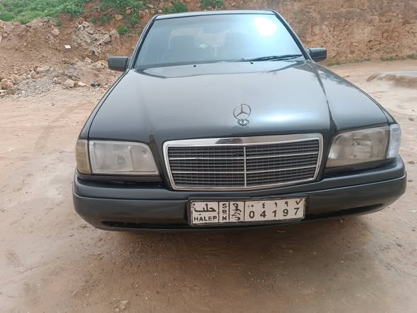 مرسيدس سي-كلاس 2001 - صورة 2