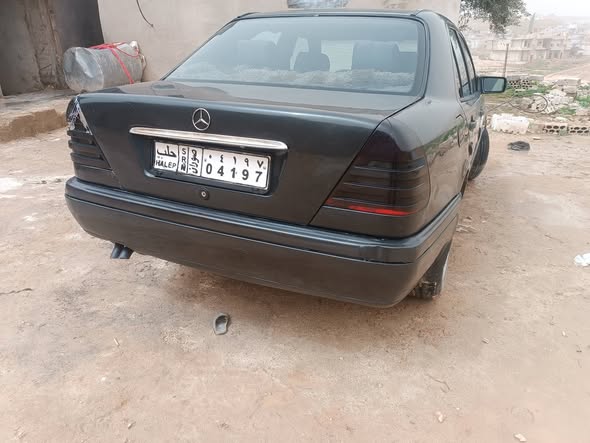 مرسيدس سي-كلاس 2001 - صورة 4