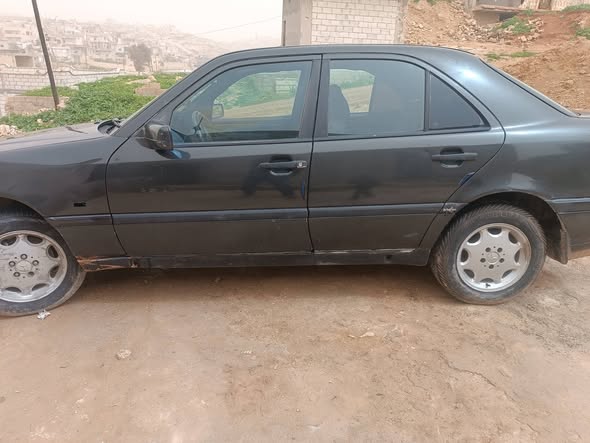 مرسيدس سي-كلاس 2001 - صورة 5